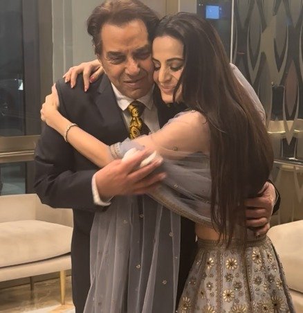 Ameesha Patel recalls Dharmendra’s warmth in emotional tribute: ‘Arrey meri Sakina’