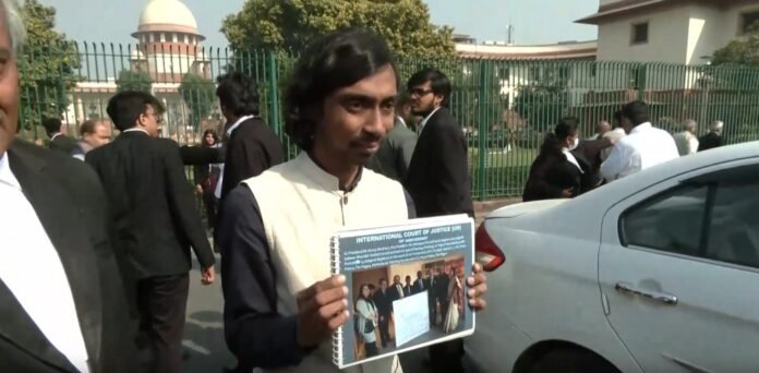 Hearing and speech impaired artist presents painting to CJI Surya Kant on Constitution Day