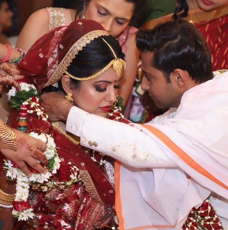 Ishita Dutta wishes husband Vatsal Seth on their 8th marriage Ishita Dutta wishes husband Vatsal Seth on their 8th marriage anniversary