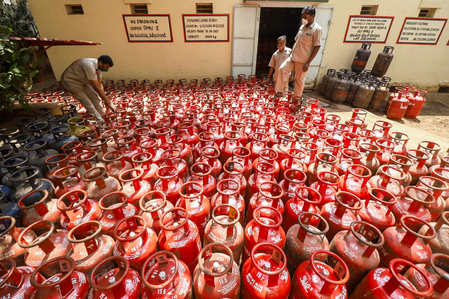Number of poor getting subsidised LPG under PMUY scheme touches 10.35 crore in 2025