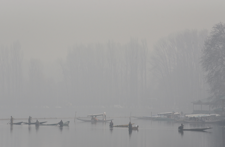 Minimum temperature rises above zero in J&K’s Srinagar; cold wave grips Gulmarg, Pahalgam