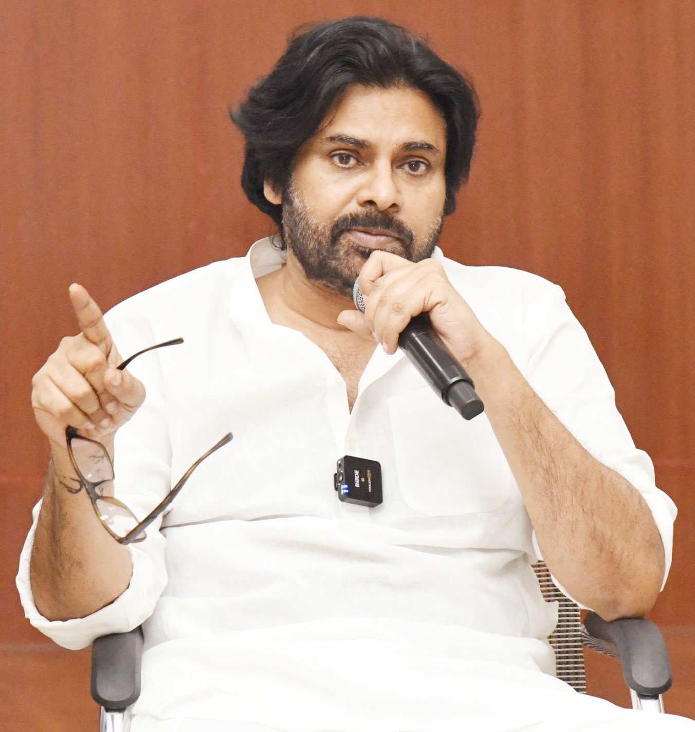Telangana minister threatens to stop release of Pawan Kalyan's films over 'insulting' remark