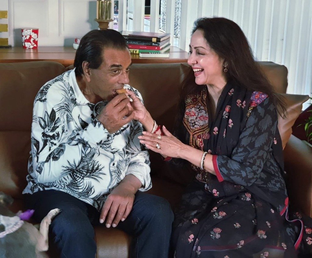 Hema Malini on Dharmendra’s 90th birth anniversary: Two weeks since you left me 2 Hema Malini on Dharmendra’s 90th birth anniversary: Two weeks since you left me