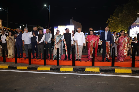 Gujarat CM inaugurates Kankaria Carnival 2025 with grand spectacle