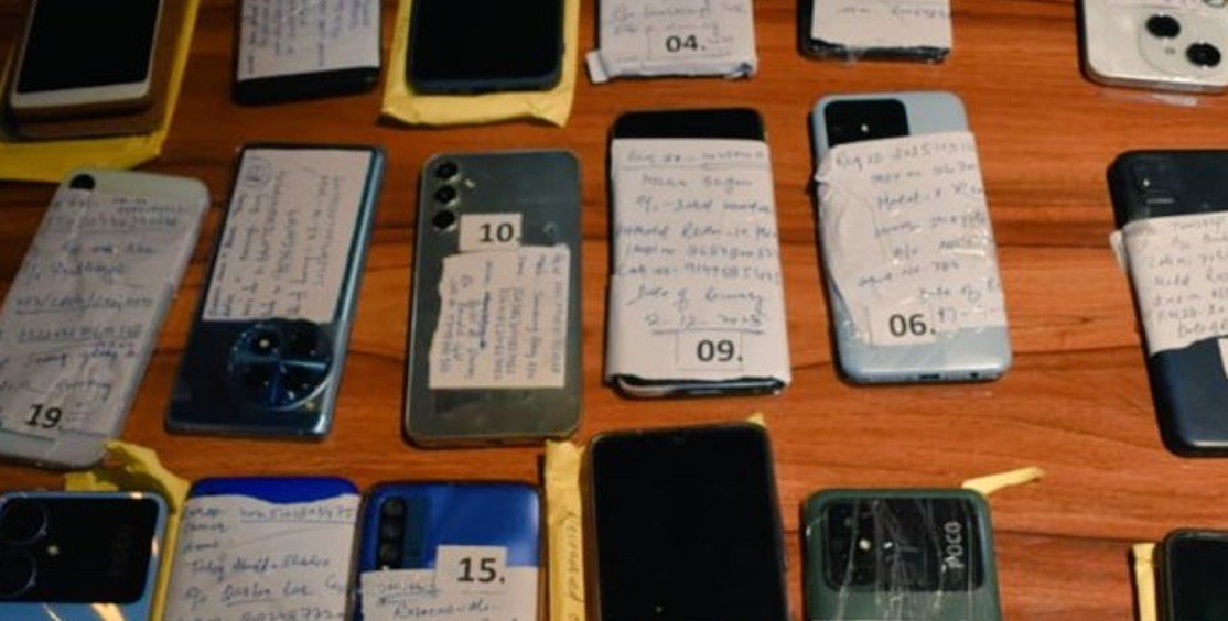 J&K: Police recover 46 missing mobile phones in Ganderbal
