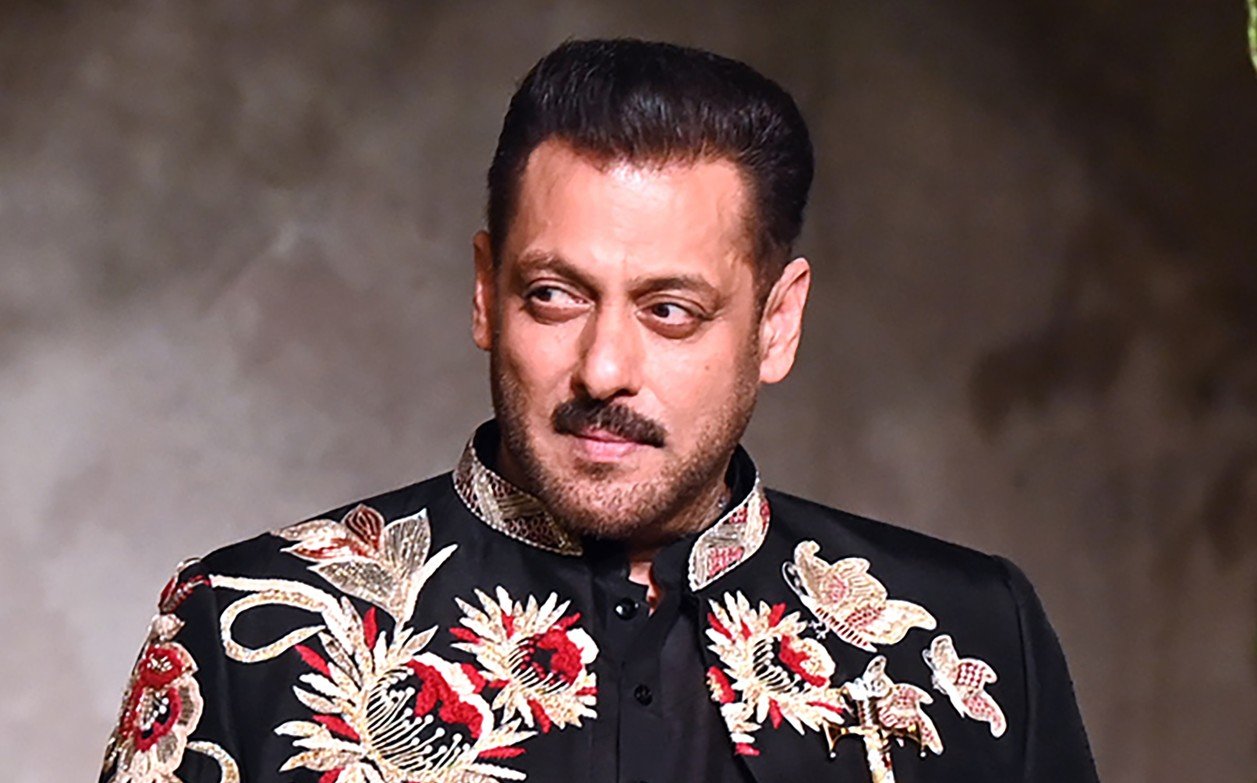 Salman Khan asked to appear before Kota Consumer Court in pan masala advt case