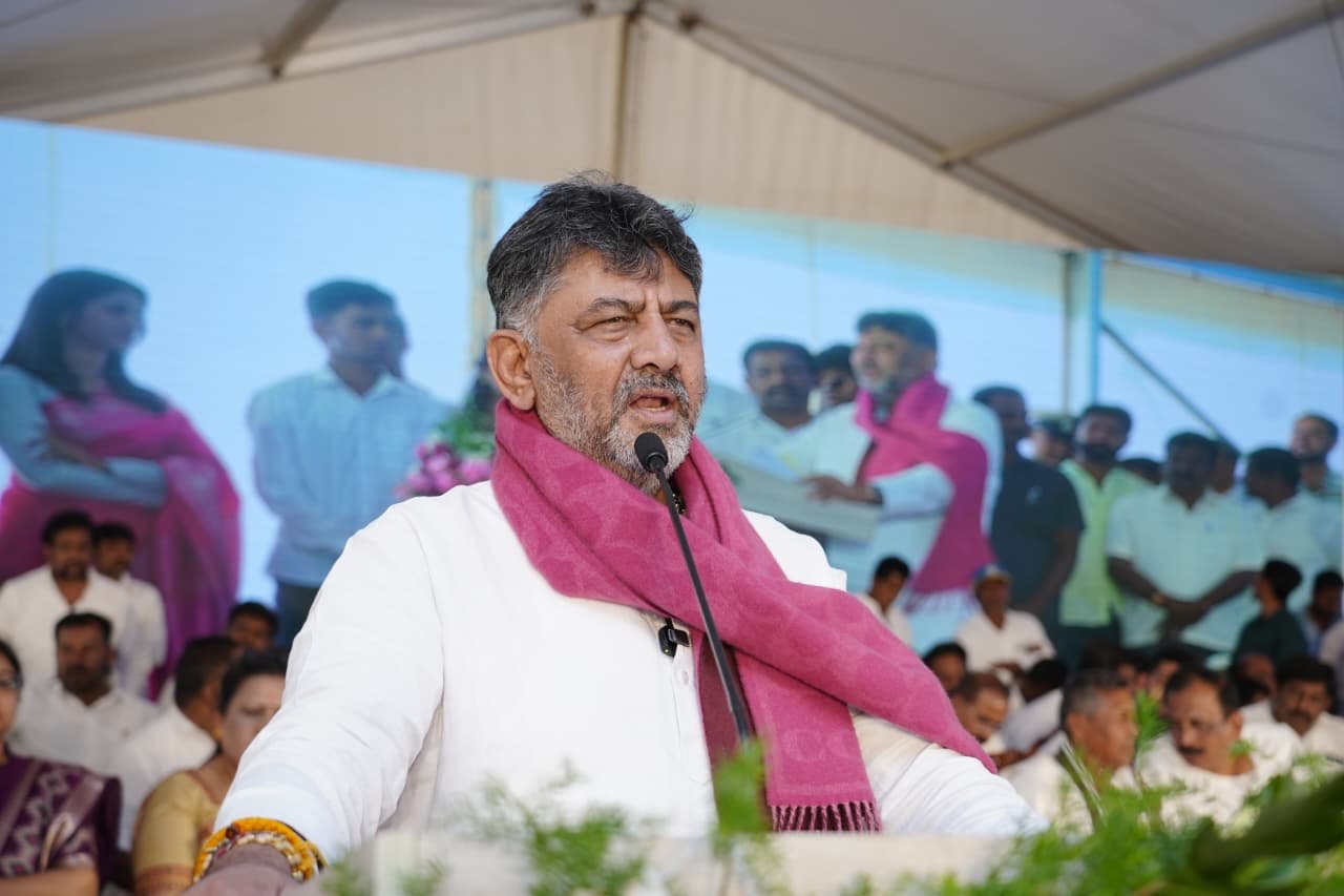 Don't interfere in Karnataka's affairs: Shivakumar tells Kerala CM on bulldozer remark 1 Don't interfere in Karnataka's affairs: Shivakumar tells Kerala CM on bulldozer remark