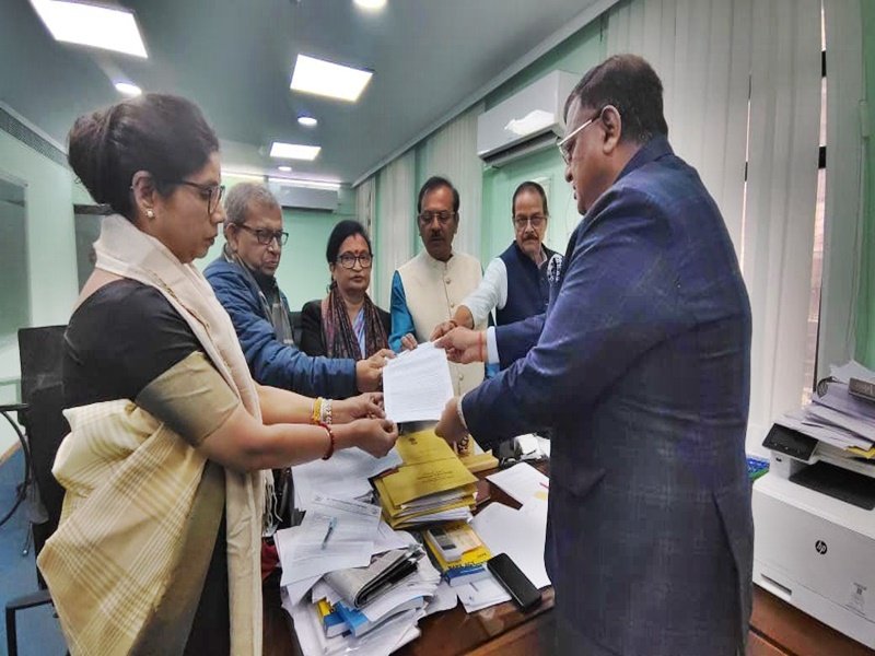 Trinamool delegation meets Bengal CEO, lodges complaint over SIR process