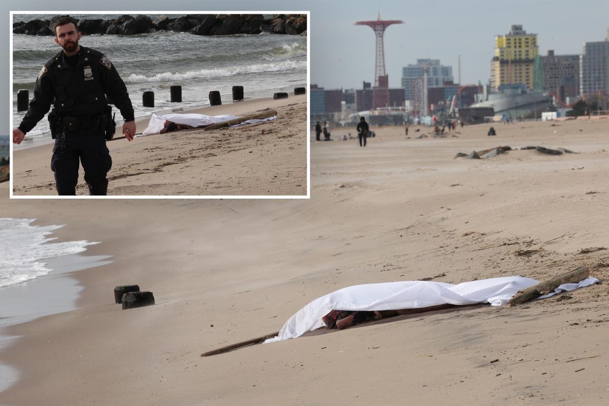 Dead body washes ashore on NYC beach on Christmas morning