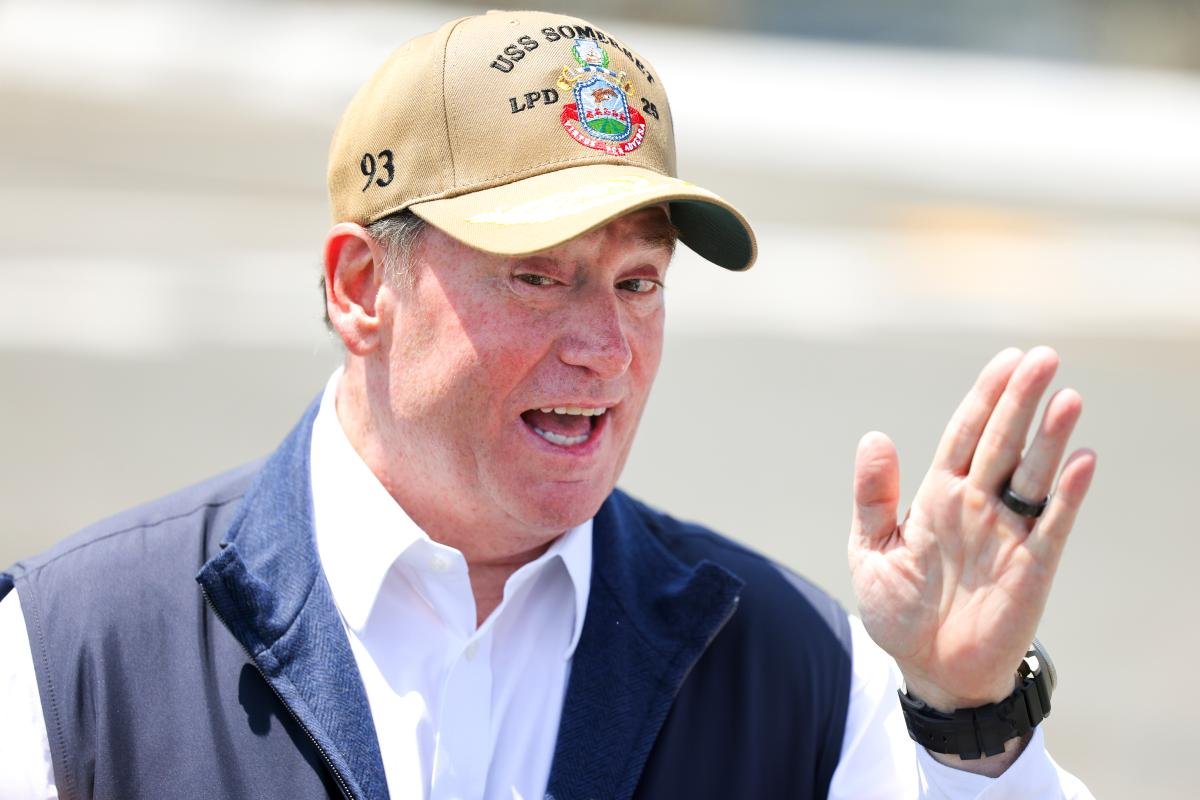 Navy invests $448 million in Palantir tech to speed up shipbuilding with AI 2 Navy invests $448 million in Palantir tech to speed up shipbuilding with AI