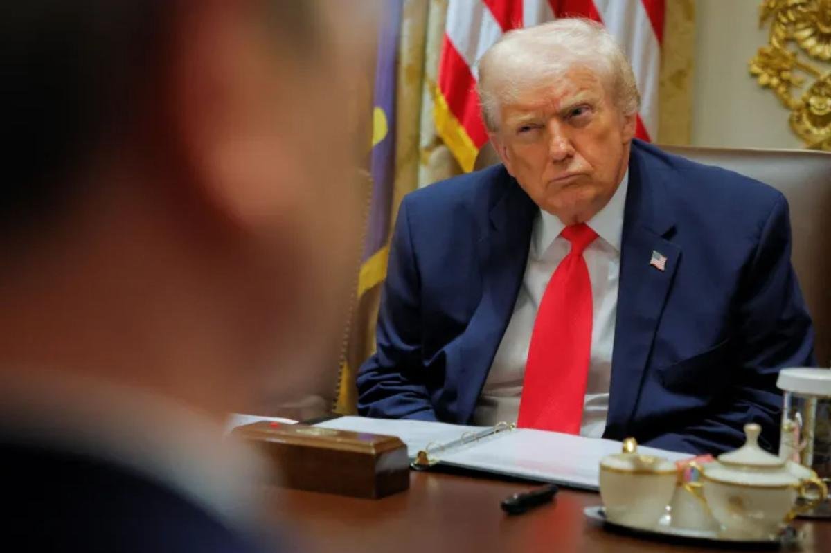 Trump again threatens Venezuela land strikes — and says Colombia also at risk