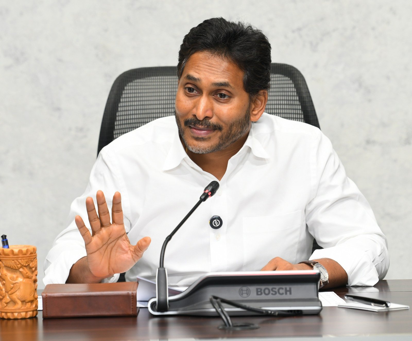 Jagan accuses Chandrababu Naidu govt of ‘backstabbing’ youth 5 Jagan accuses Chandrababu Naidu govt of ‘backstabbing’ youth