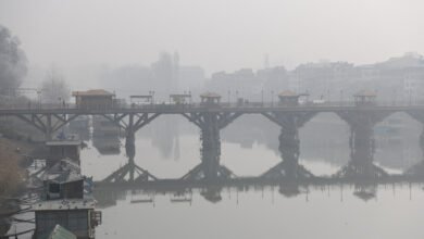 At minus 5.1, J&K's Srinagar records season’s coldest night 6 At minus 5.1, J&K's Srinagar records season’s coldest night