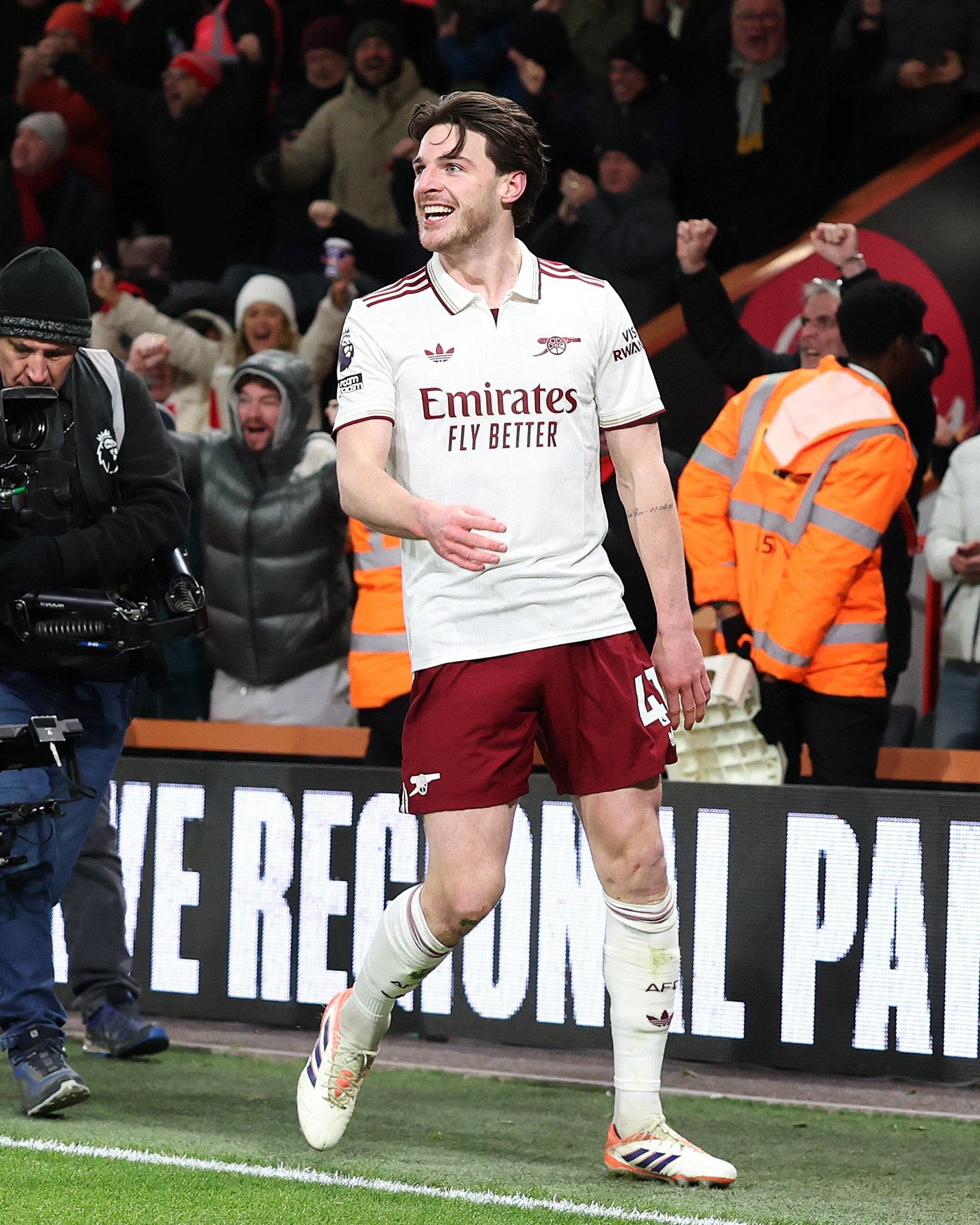 Rice scores brace as Arsenal go six clear in Premier League