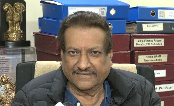 'World wants to know if democracy is alive in India': Prithviraj Chavan defends Rahul's frequent foreign visits (IANS Interview) 1 'World wants to know if democracy is alive in India': Prithviraj Chavan defends Rahul's frequent foreign visits (IANS Interview)