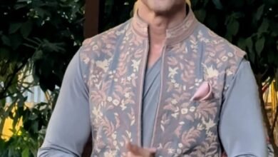 Hrithik Roshan recollects what Sanjay Khan told him on their first meeting