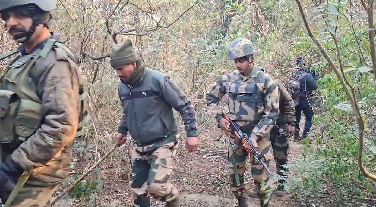 Arms consignment dropped by Pak drone near J&K’s Samba border recovered 1 Arms consignment dropped by Pak drone near J&K’s Samba border recovered