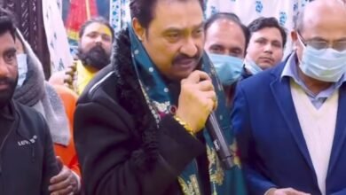 Kumar Sanu sings ‘Jab Koi Baat Bigad Jaaye’ in front of Premanand Maharaj 1 Kumar Sanu sings ‘Jab Koi Baat Bigad Jaaye’ in front of Premanand Maharaj