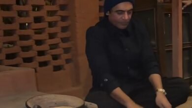 Sunil Grover makes roti on a ‘chulha’ like a pro