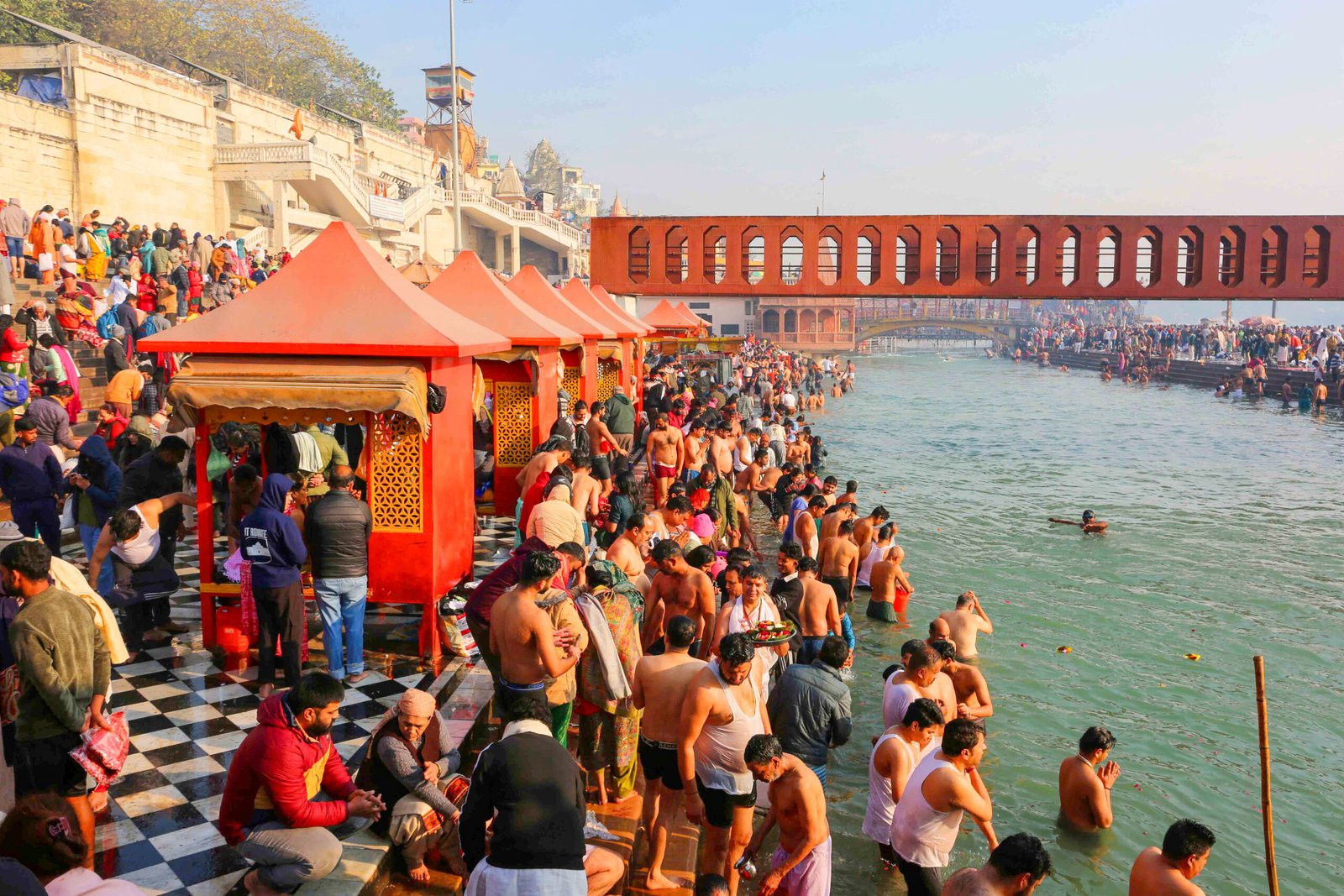 Saints support 'banning' entry of non-Hindus at Har Ki Pauri, share views on Prayagraj Magh mela row