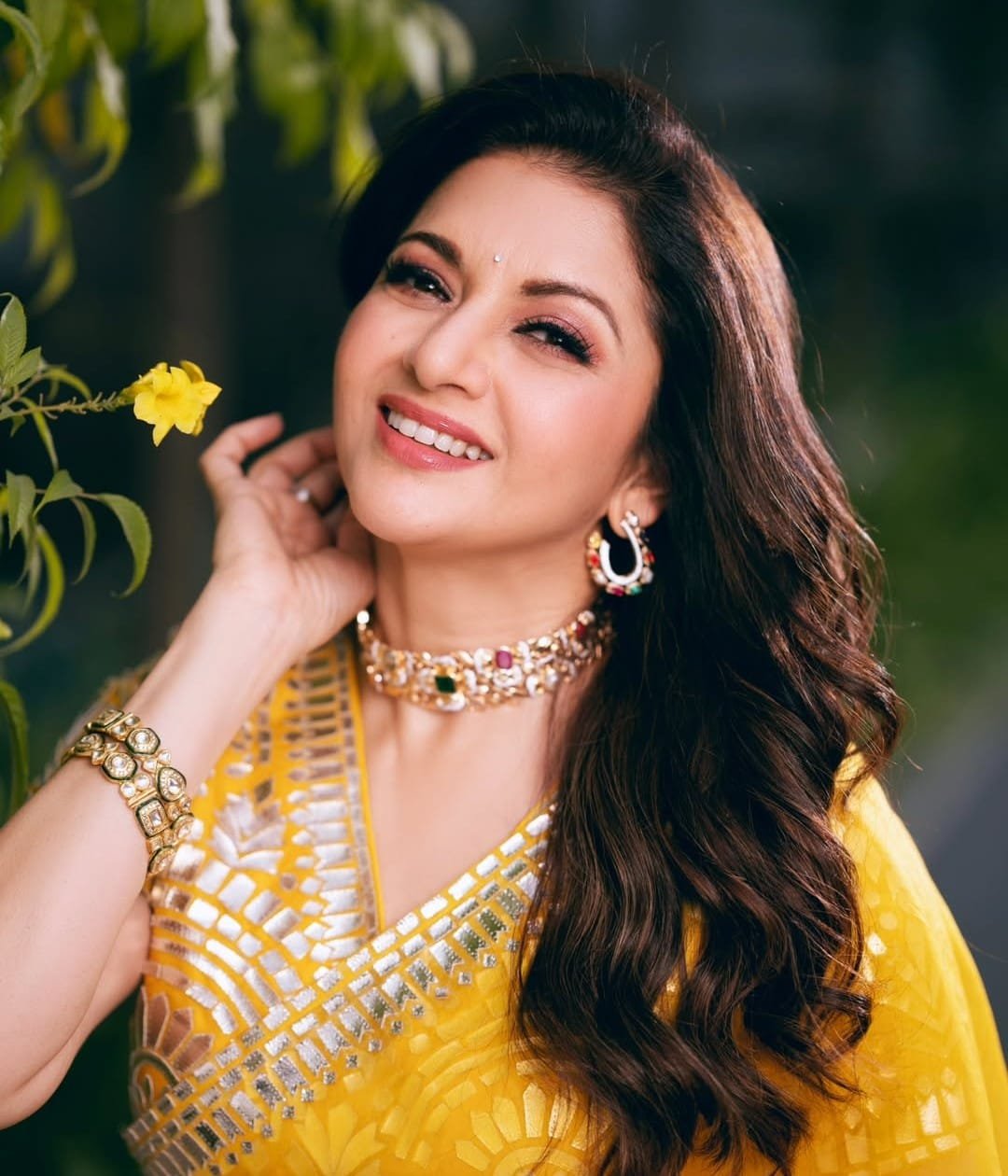 Bhagyashree shares life lesson using Kishore Kumar’s iconic song, encourages positive thinking