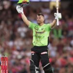 Warner signs extension with BBL club Sydney Thunder
