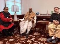 Thanks to INC, Kharge, Rahul: Tharoor signals unity after closed-door meet (Ld)