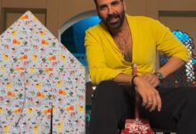 Akshay Kumar presents Vidya Balan as a fun birthday surprise for Priyadarshan