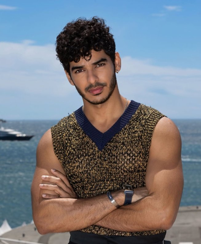 Ishaan Khatter dances, glides through moves, leaves fans impressed 1 Ishaan Khatter dances, glides through moves, leaves fans impressed