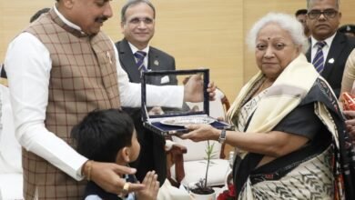 MP CM presents posthumous ‘Lifetime Achievement Award’ to ex-PCCF during IFS meet 2 MP CM presents posthumous ‘Lifetime Achievement Award’ to ex-PCCF during IFS meet