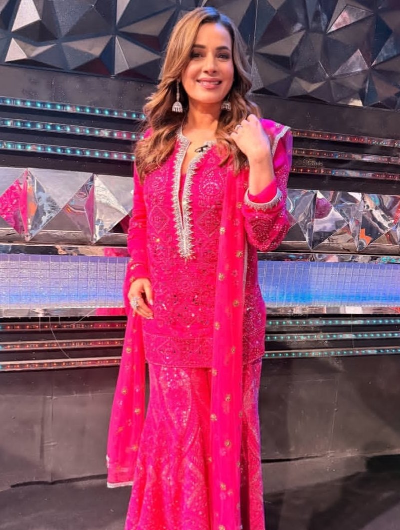 Neelam Kothari reveals she was the one behind Shah Rukh Khan, Gauri Khan's iconic love story