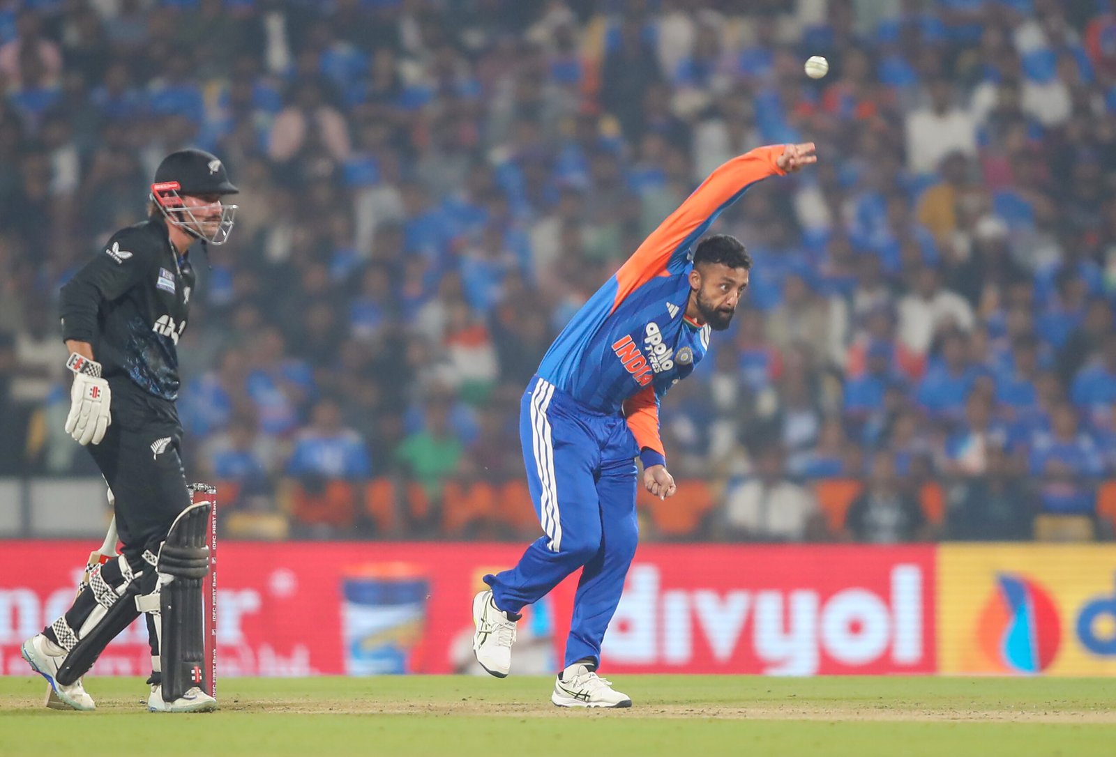 Varun Chakaravarthy is a magician, make no mistake: Gavaskar 1 Varun Chakaravarthy is a magician, make no mistake: Gavaskar