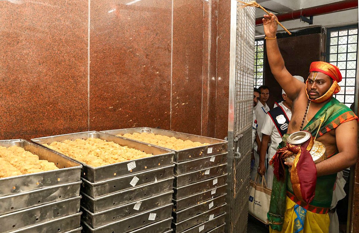 Andhra to constitute panel to identify masterminds in Tirupati laddu adulteration case