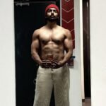 Gurmeet Choudhary flaunts his chiselled body, says the grind is ‘non-negotiable’