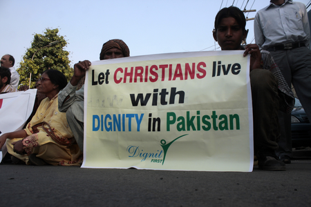Pakistan: Father coerced into Islam over debt, children struggle to reclaim Christian identity