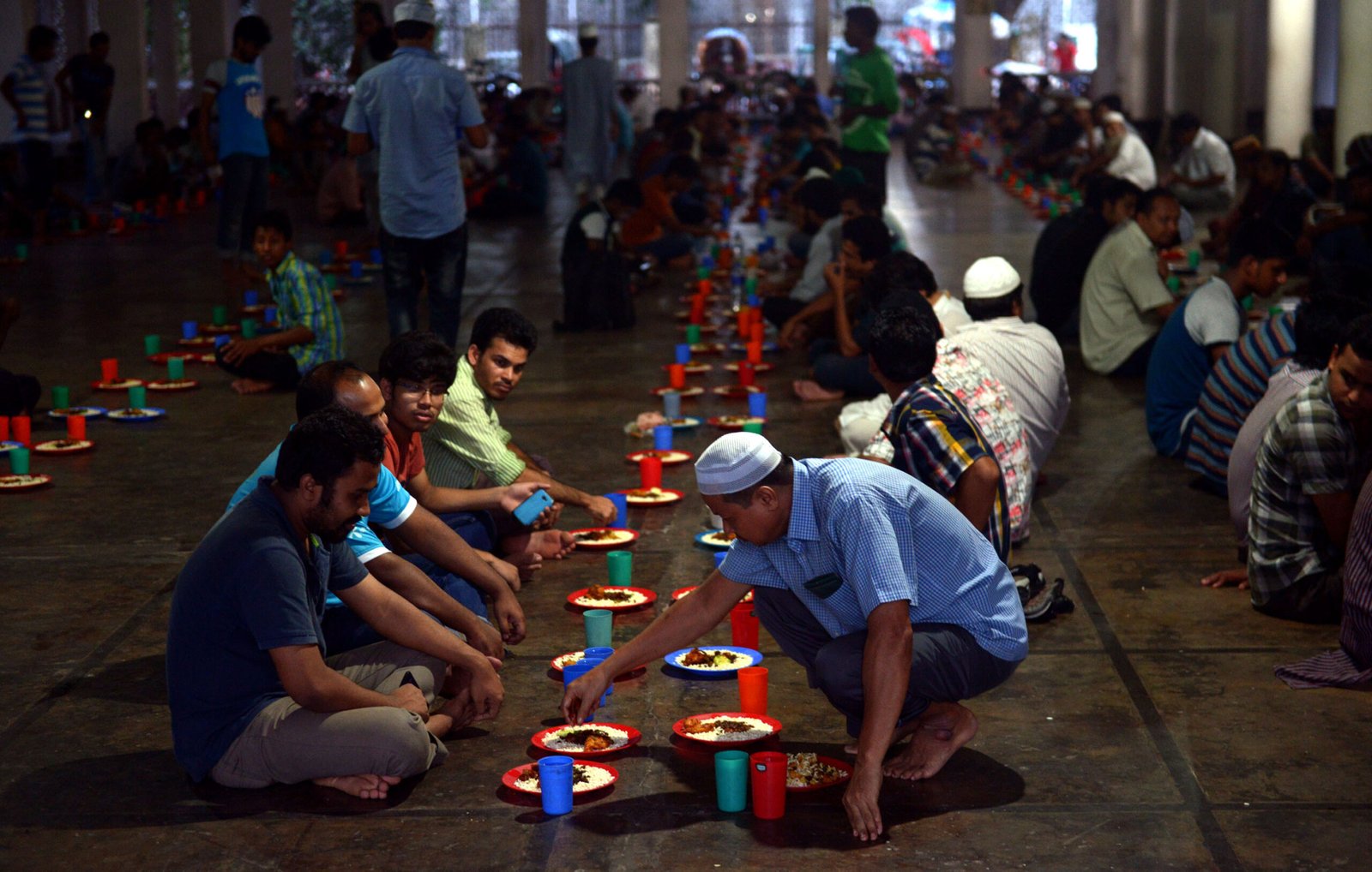 Bangladesh: Police officers order suspension of carrom games, TV in local shops during Ramadan