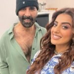 Akshara Singh shares a selfie with Akshay Kumar, says ‘surprise loading’
