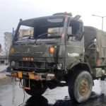 Two jawans injured as Army truck overturns in Kolkata