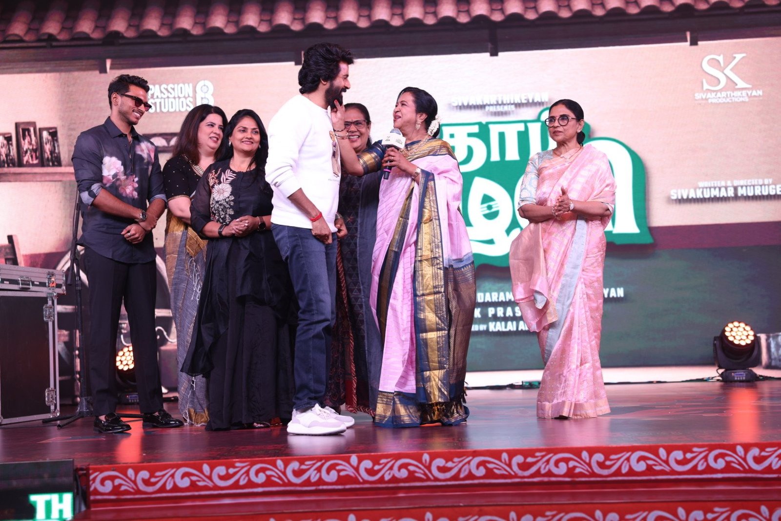 Sivakarthikeyan lauds Radhika Sarathkumar for shooting for 'Thaai Kelavi' despite knee pain 9 Sivakarthikeyan lauds Radhika Sarathkumar for shooting for 'Thaai Kelavi' despite knee pain