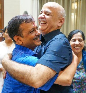 Oppn leaders hail relief for Kejriwal, Sisodia in Delhi excise policy case 6 Oppn leaders hail relief for Kejriwal, Sisodia in Delhi excise policy case