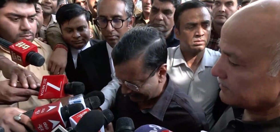 Kejriwal breaks down after court's relief in excise policy case; Sisodia consoles him