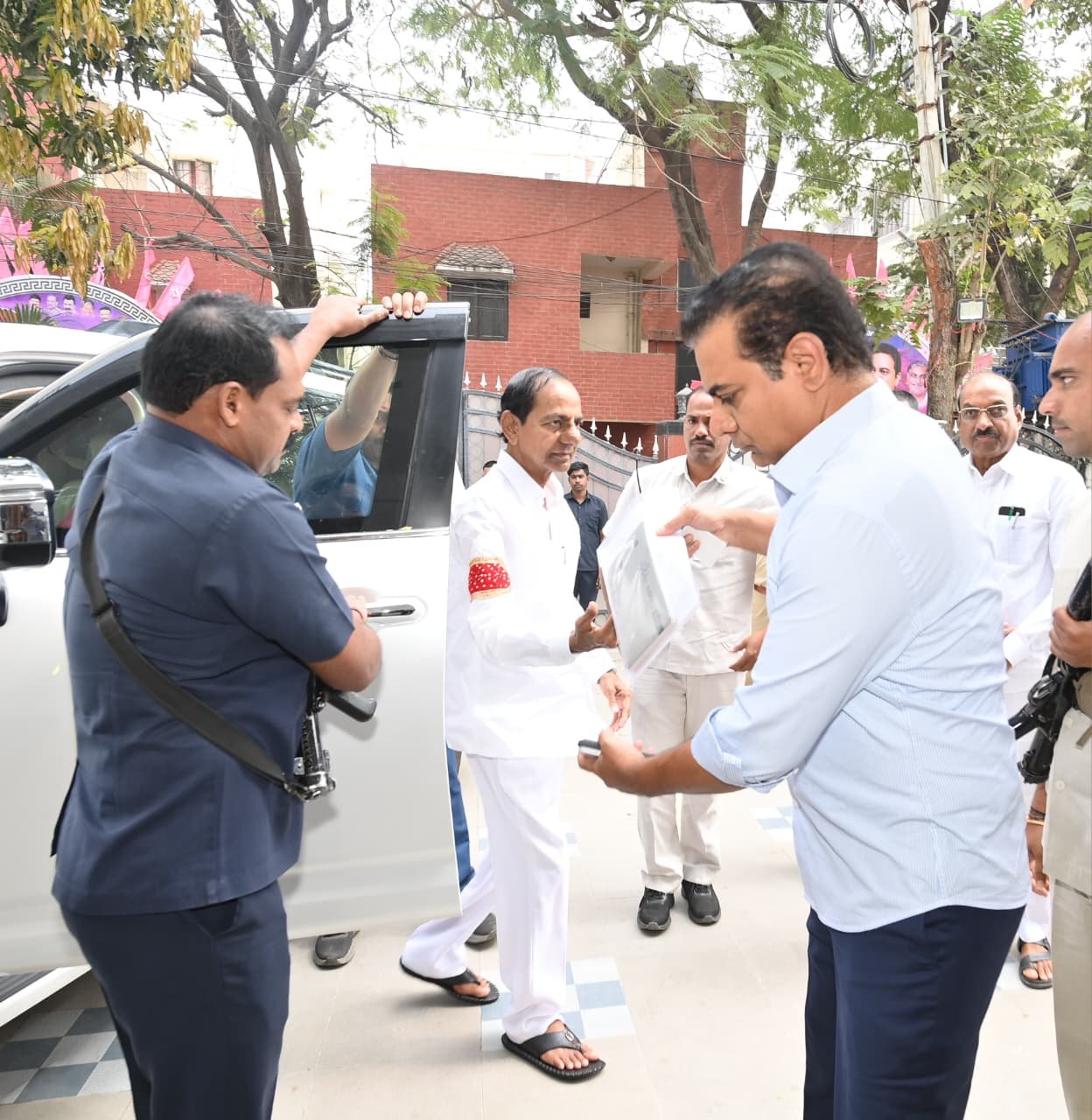 SIT examines KCR for nearly five hours in phone-tapping case (Lead)