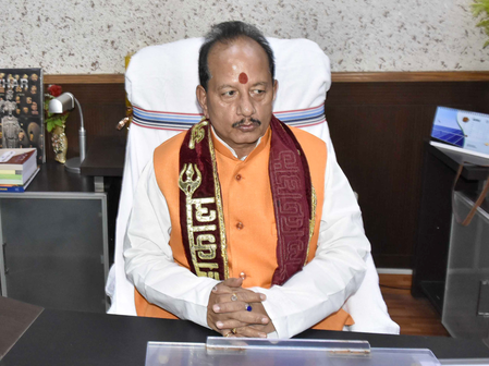 Bihar: Revenue officials call off strike after assurance from Minister Vijay Kumar Sinha