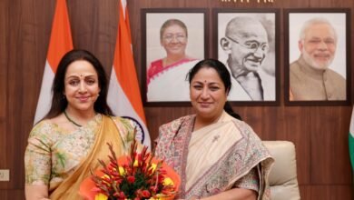 Hema Malini meets Delhi CM Rekha Gupta