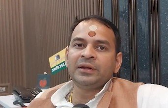 Tej Pratap Yadav denies fatherhood rumours, threatens legal action; names five ‘traitors’