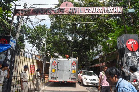 Bomb threats in two Patna courts, probe on