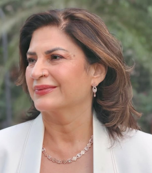 Kunickaa Sadanand draws line as troll compares her son with Kumar Sanu