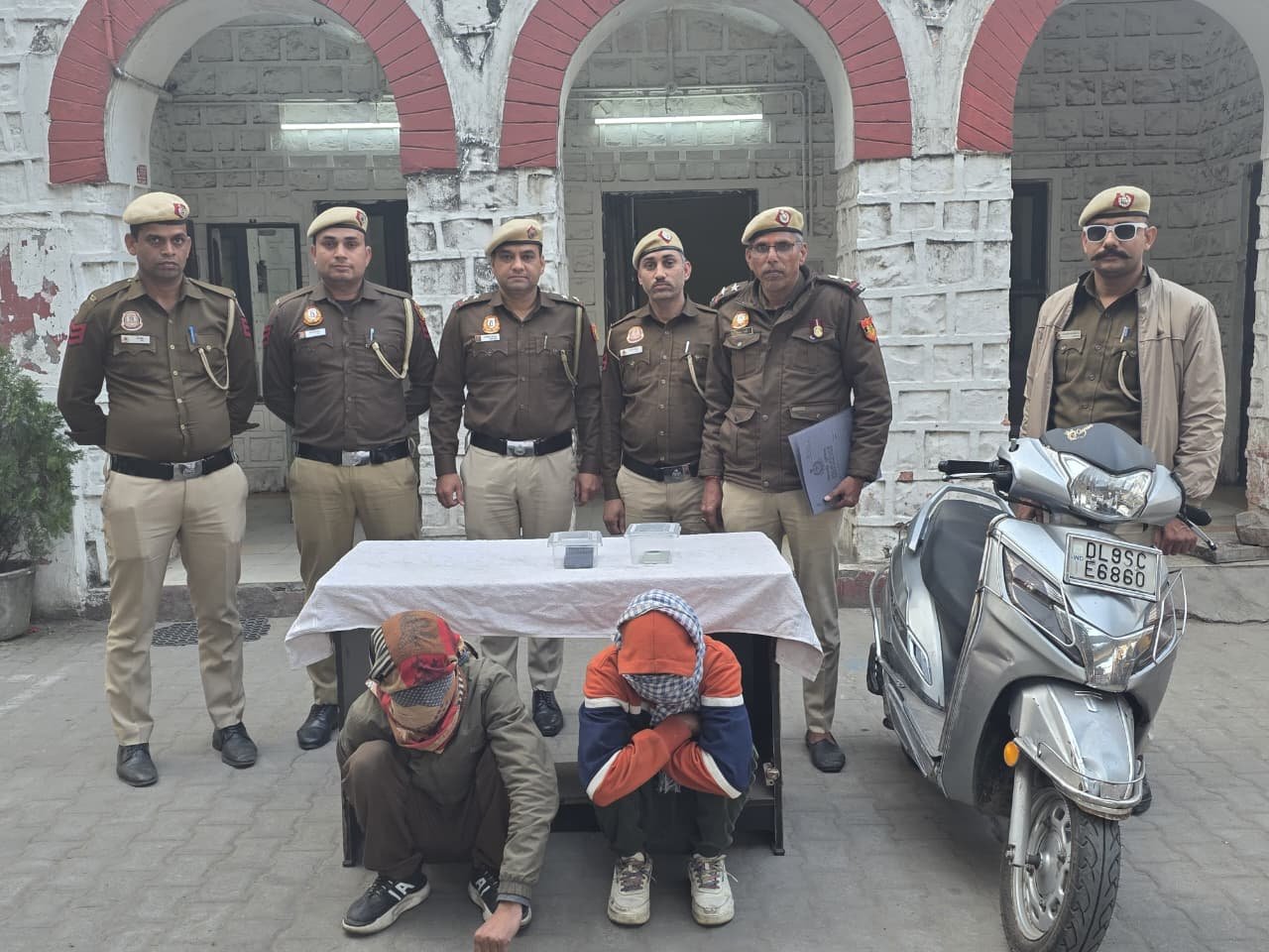 Delhi Police arrest two snatchers in Dhaula Kuan case; recover stolen phones, scooty